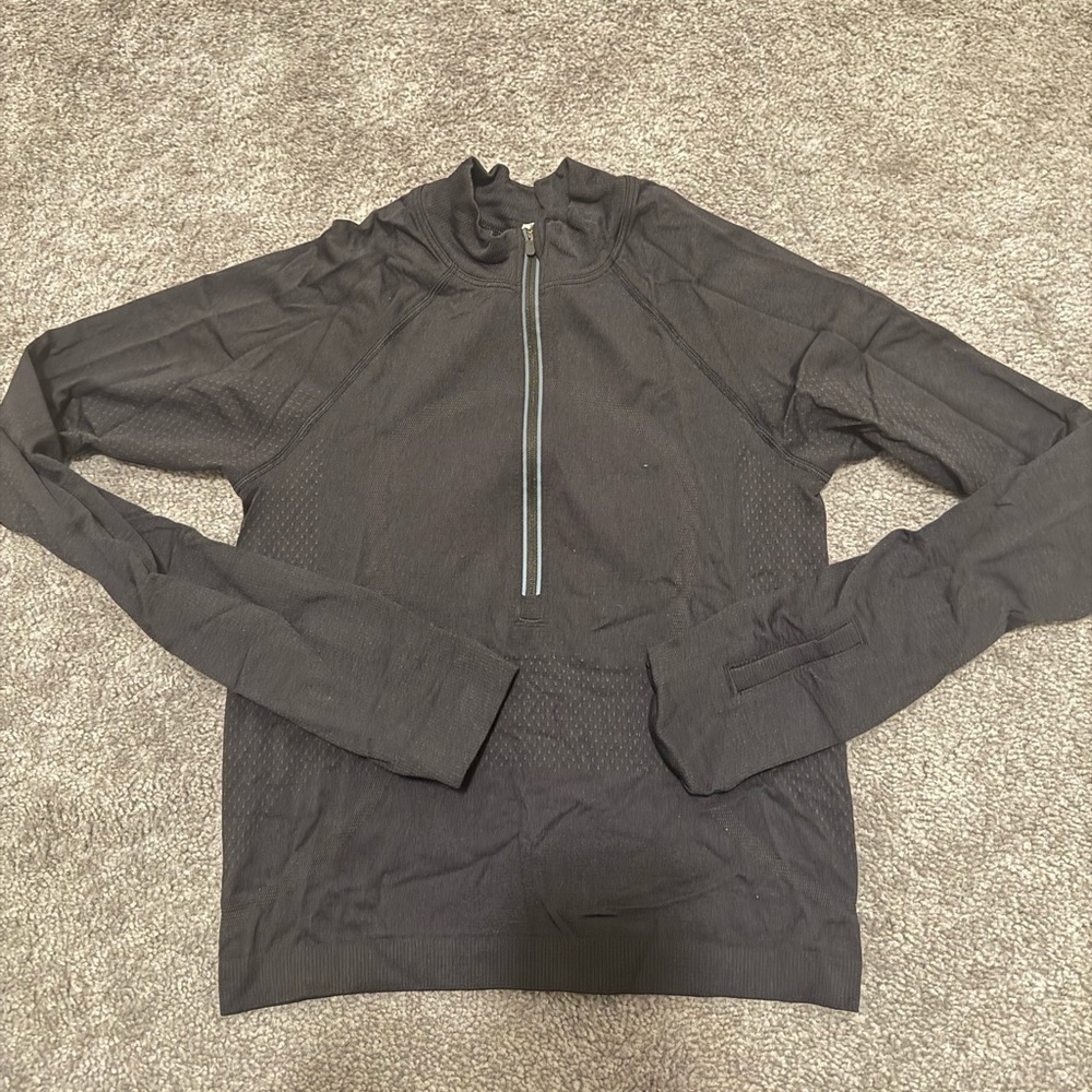 Lululemon Swiftly Tech 1/2 Zip 2.0 *Cool
Black / Graphite Grey - Picture 5 of 7